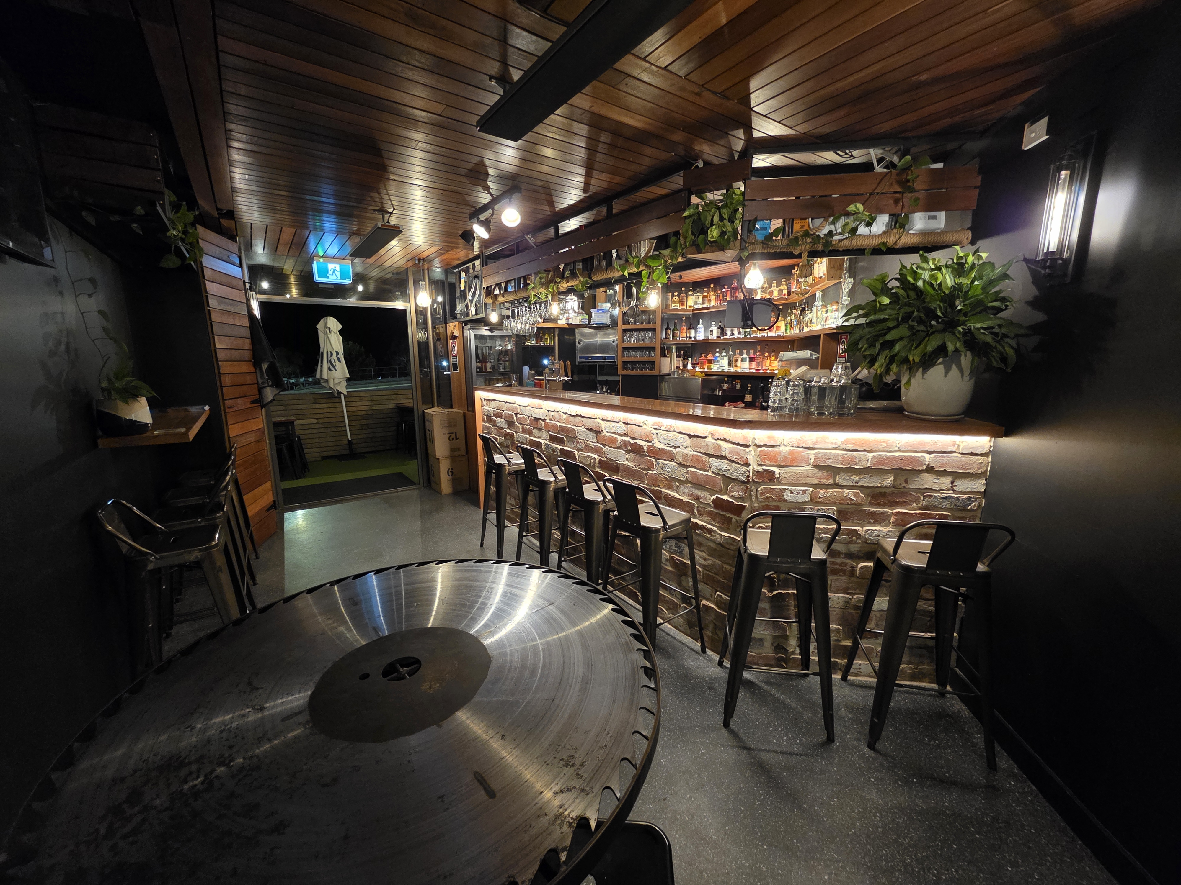 Neat. Bar & Cafe